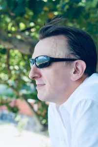 f5b2ac21-0de5-4b79-93fa-8e1ce54f5bf5